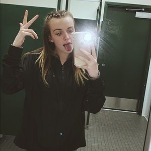 Meet your Posher, Vanessa